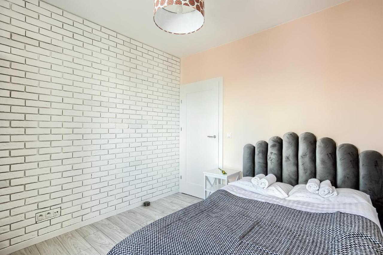 Jutrzenka Apartment Wroclaw Bagian luar foto